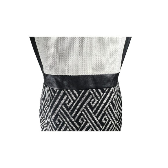 Limited Edition 4. Collective Black and white Asymmetrical Pattern Knit Dress - Picture 5 of 8